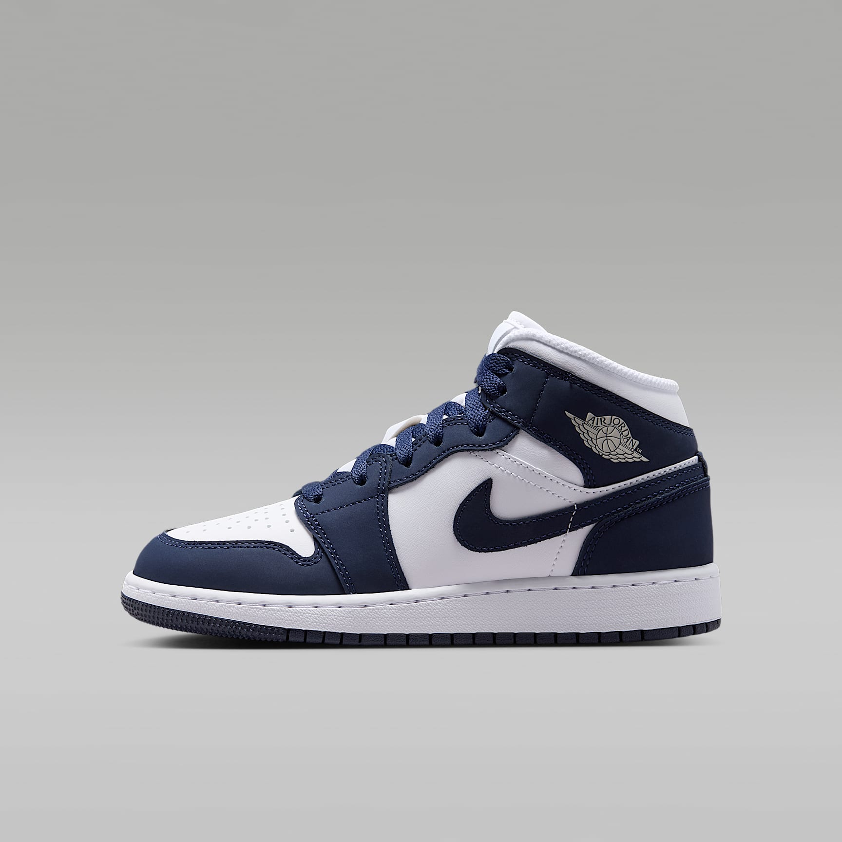 Air Jordan 1 Mid Older Kids' Shoes. Nike RO